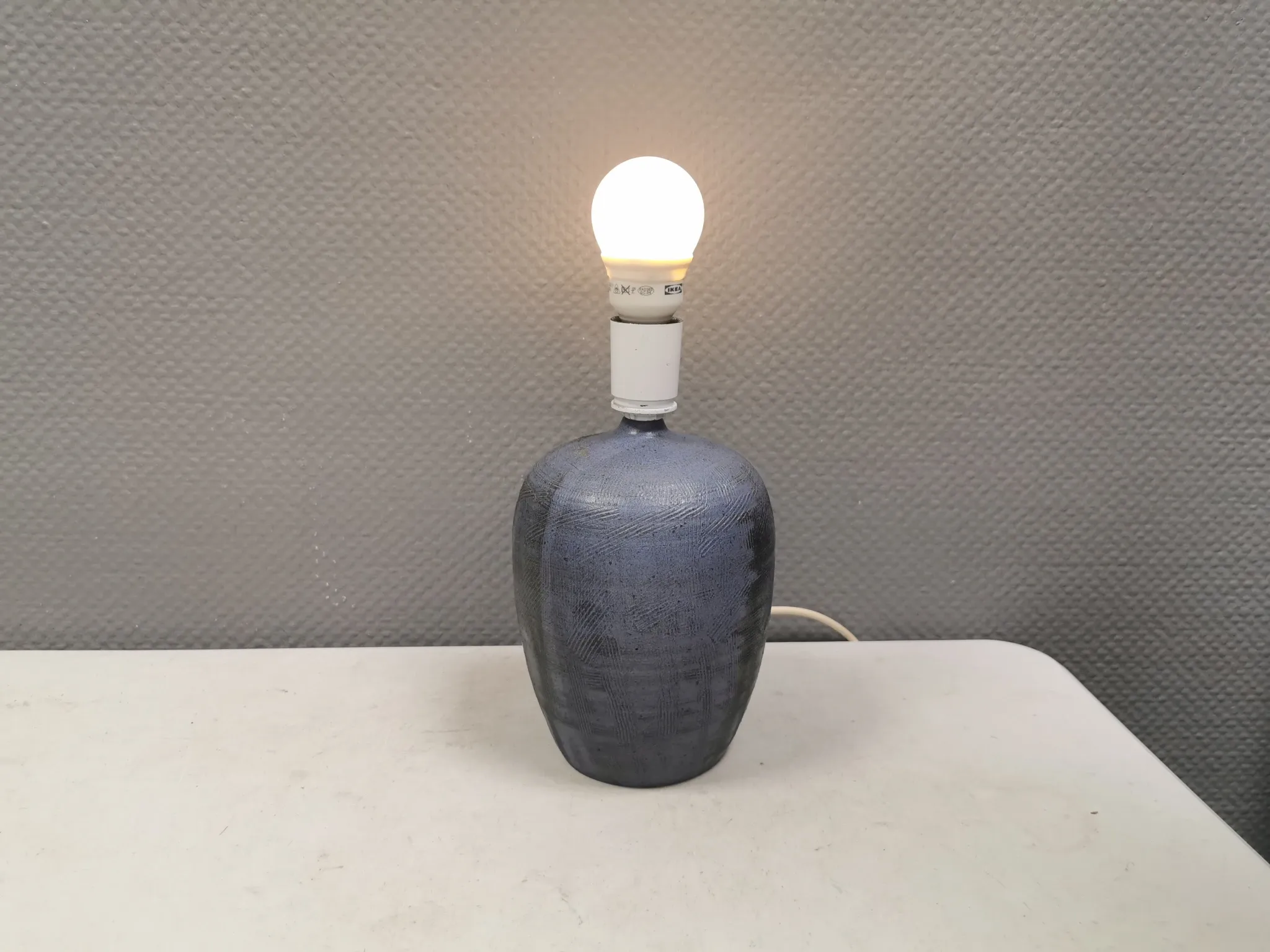 Ceramic table lamp