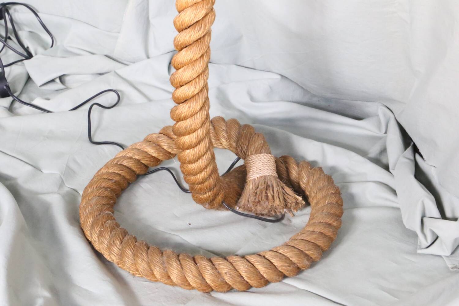 Rope floor lamp