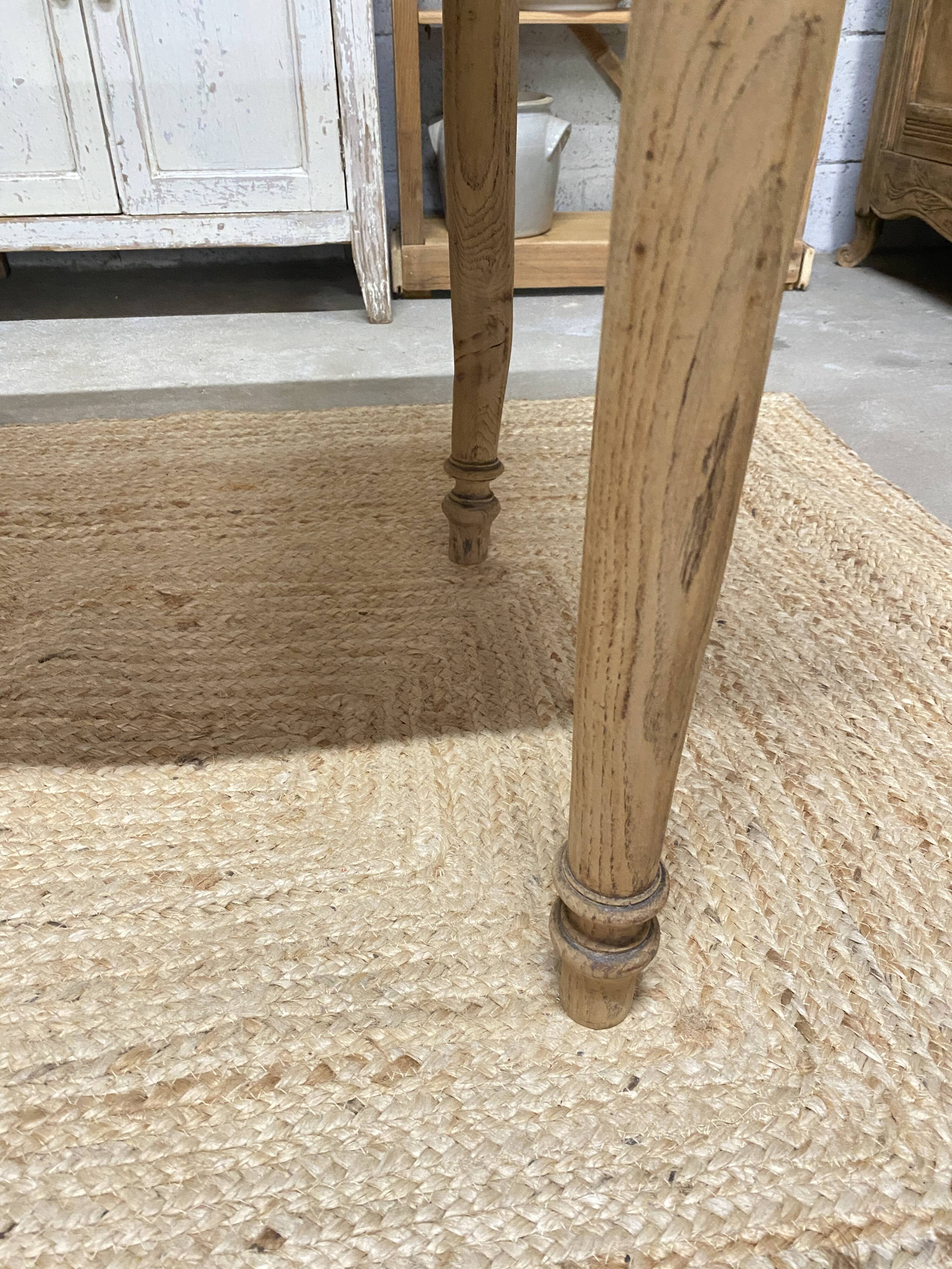 Petite table de ferme en chêne