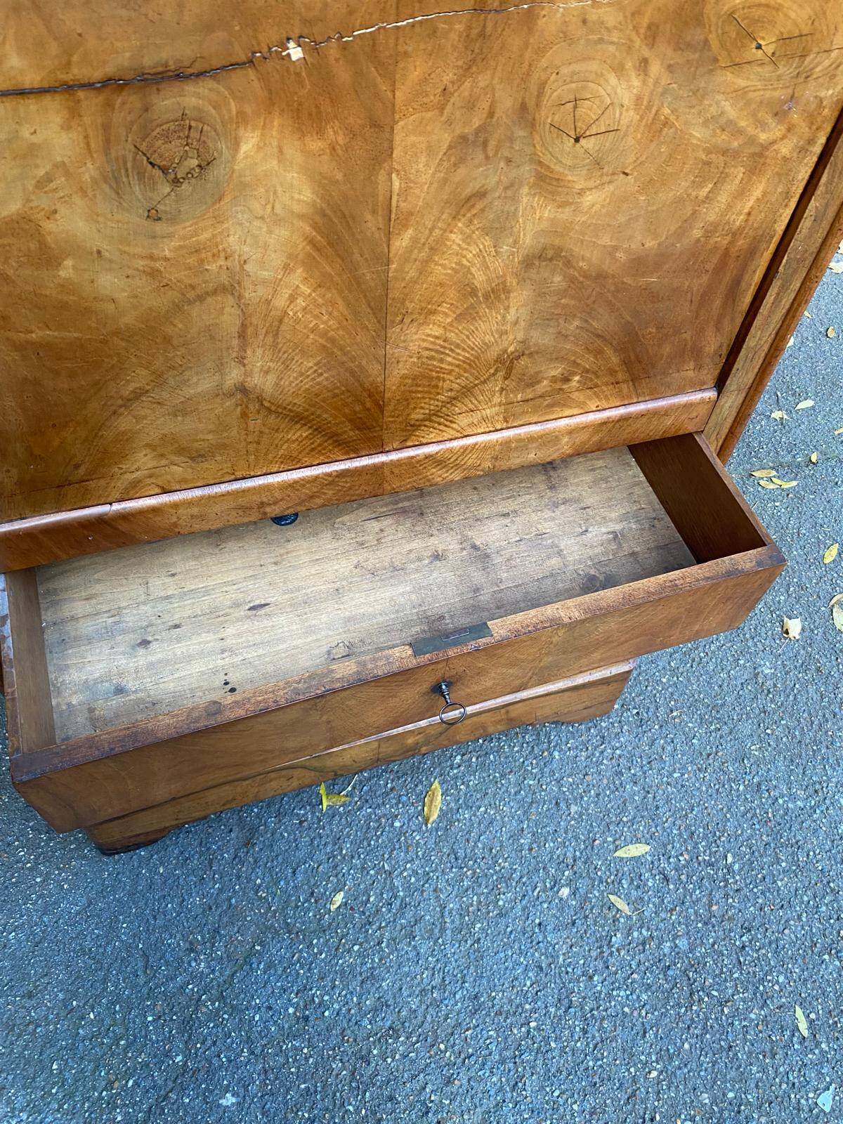 19th century secretary desk in solid walnut and burr grey marble