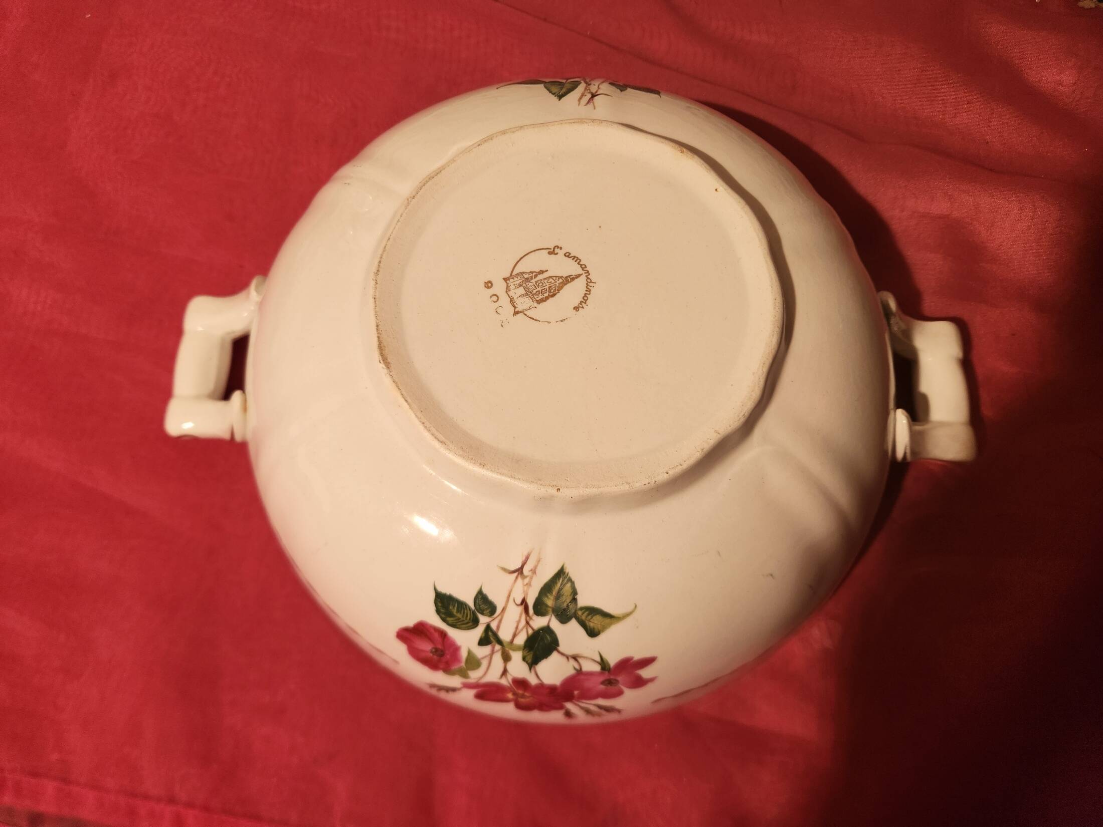 Earthenware salad bowl from Amandinoise.