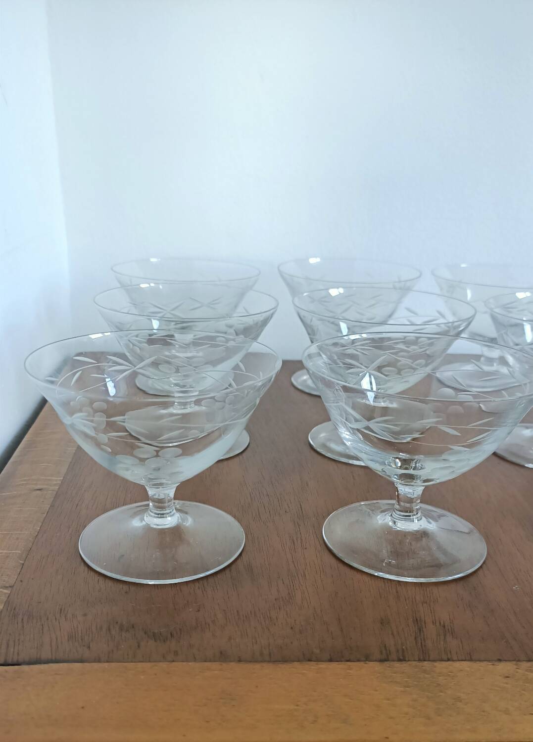 9 hand-cut art deco champagne glasses