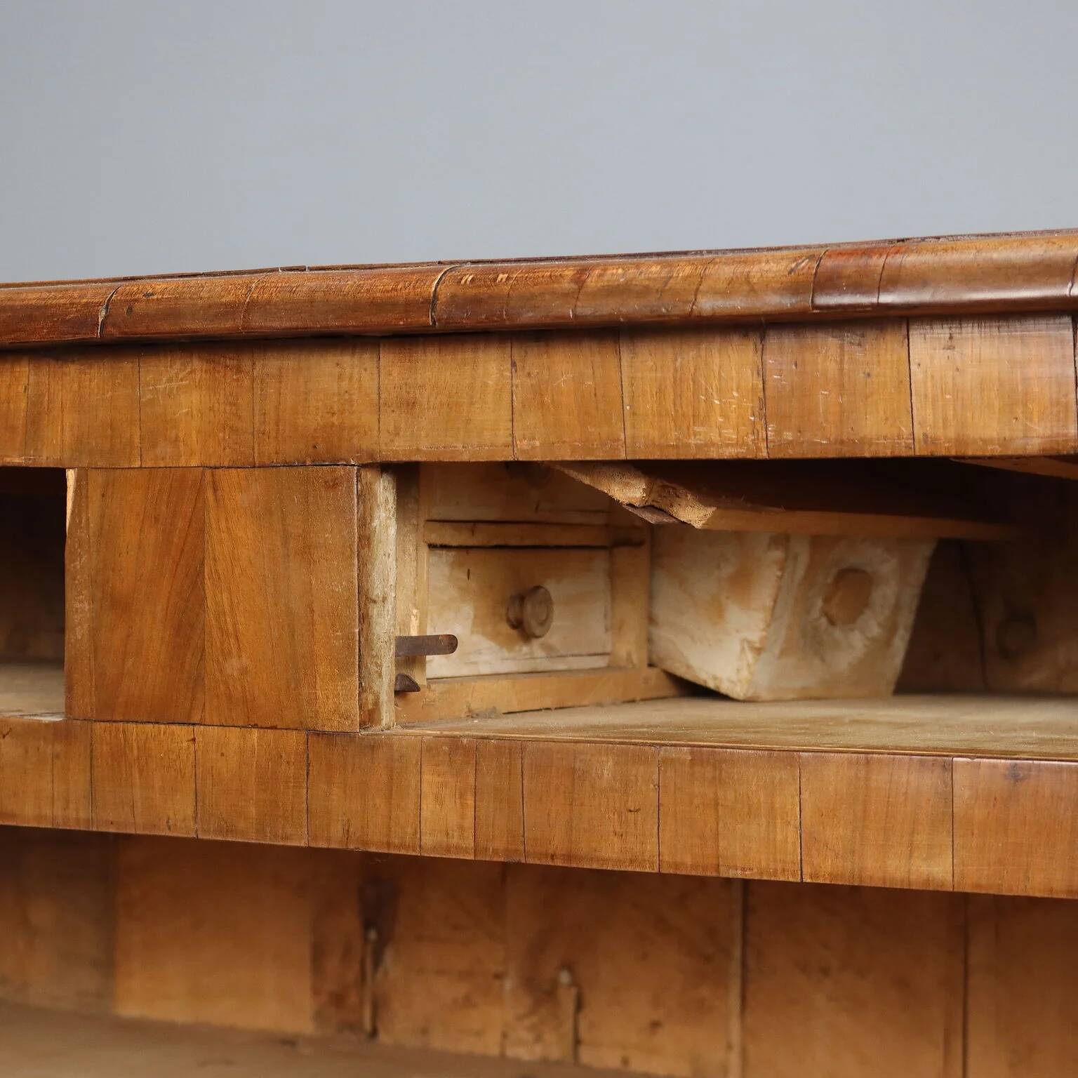 Commode ancienne en noyer à 5 tiroirs, Italie, XVIIIe siècle