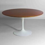 Large tulip table with wooden top by Eero Saarinen, Knoll International 1970s