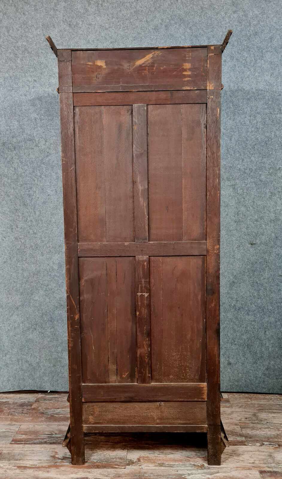 Renaissance library of solid oak hunting lodge around 1850