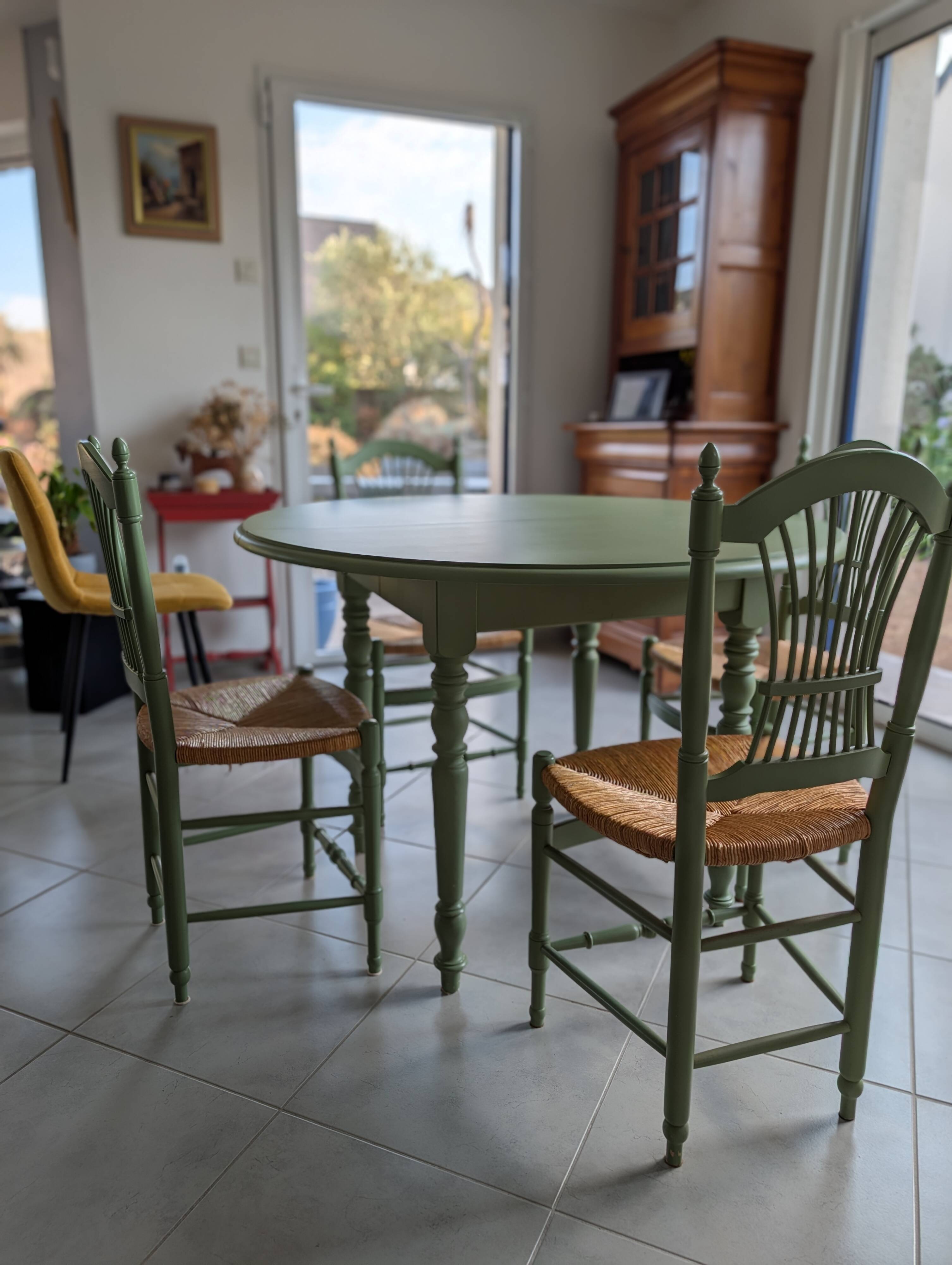 wooden table brand "Un Jardin en Plus", model Giverny