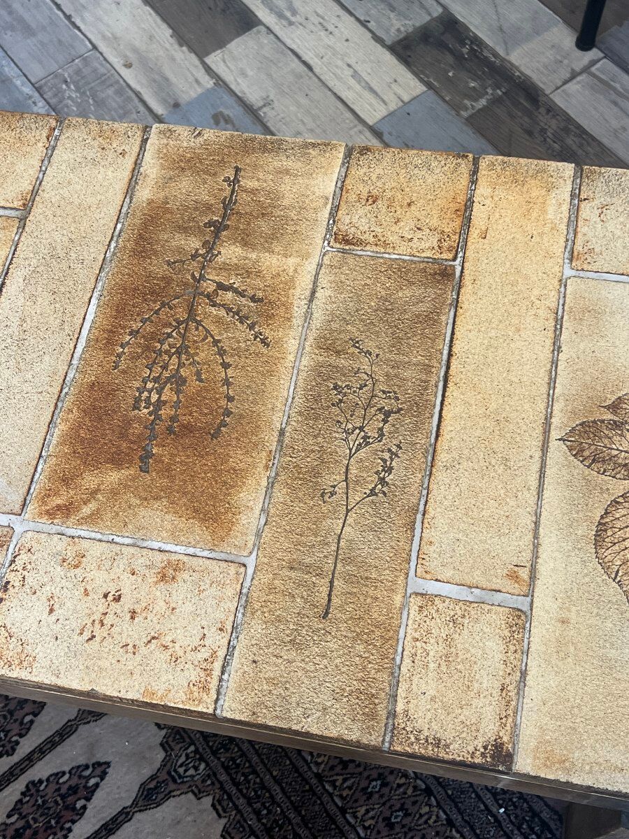 Iconic coffee table signed by Roger Capron, made in the 1950s.