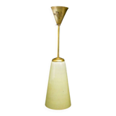 Suspension en verre et laiton des années 1950.