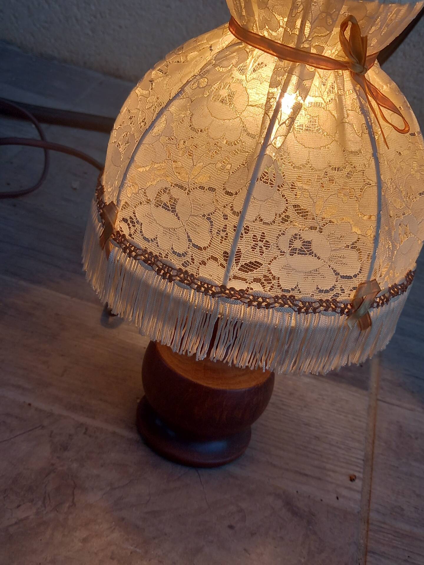 Table lamp