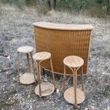 Bar and stools in rattan and chestnut