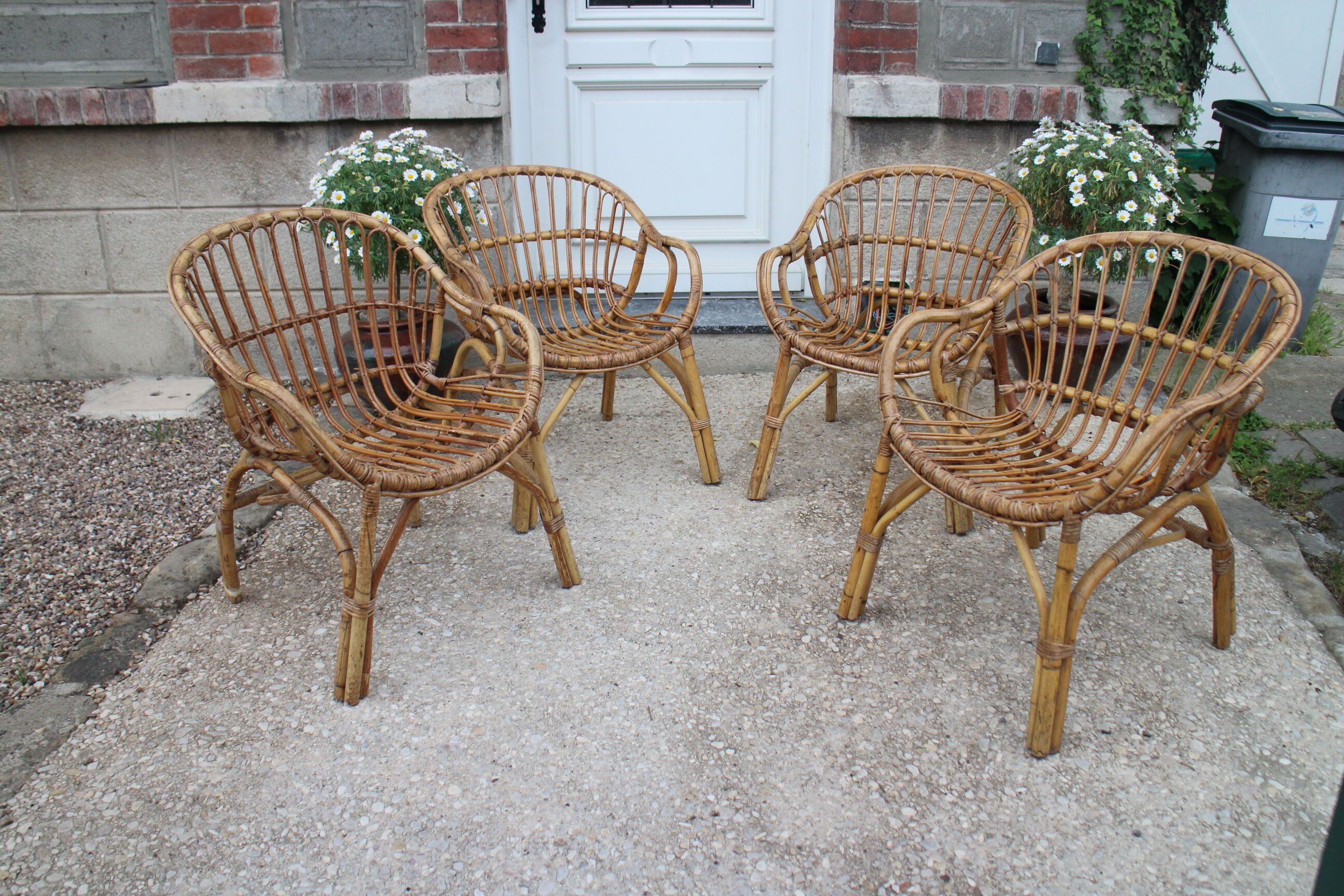 4 rattan basket chairs