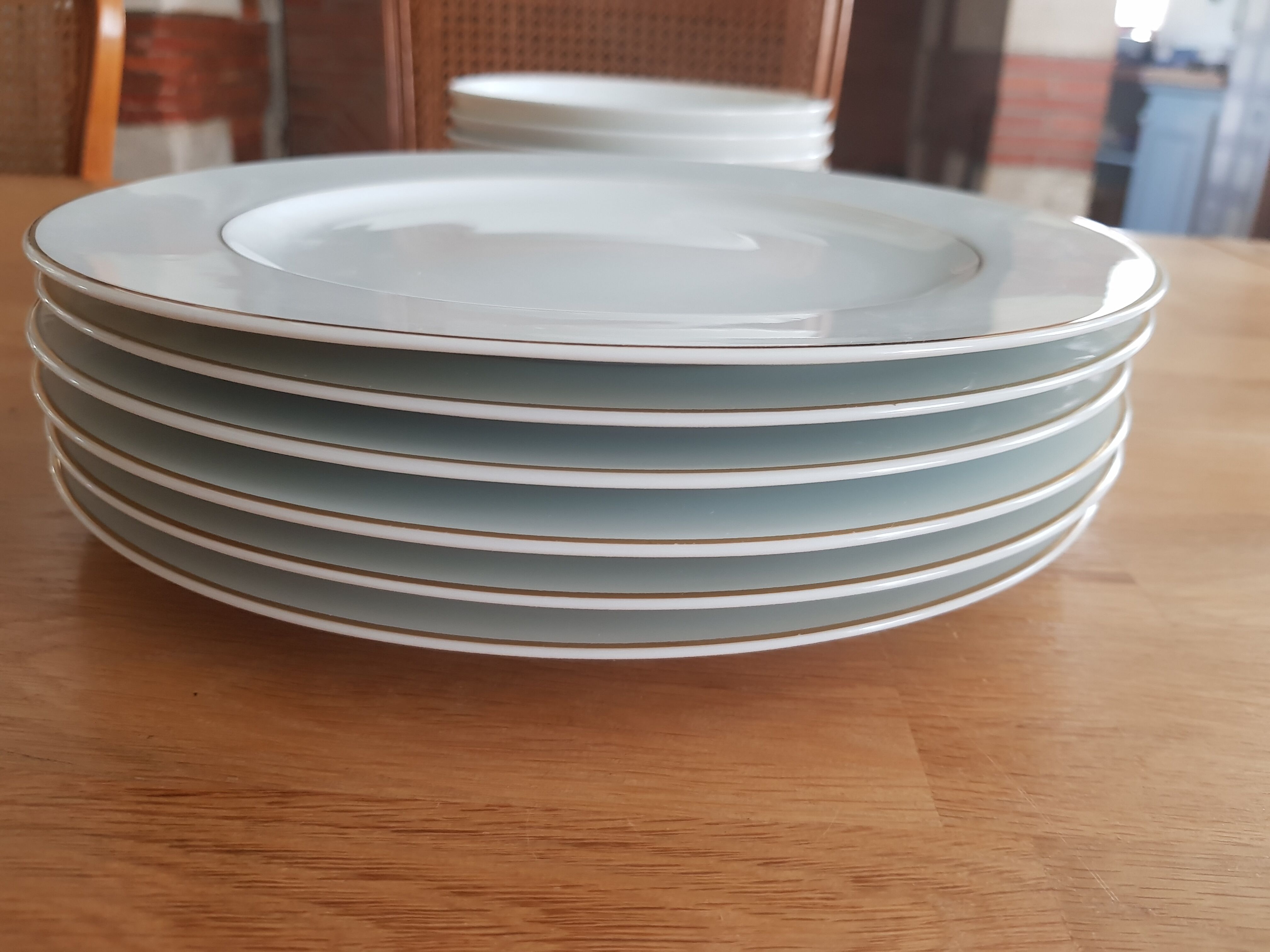 Set of 6 flat plates in porcelain liserets or Guy Degrenne