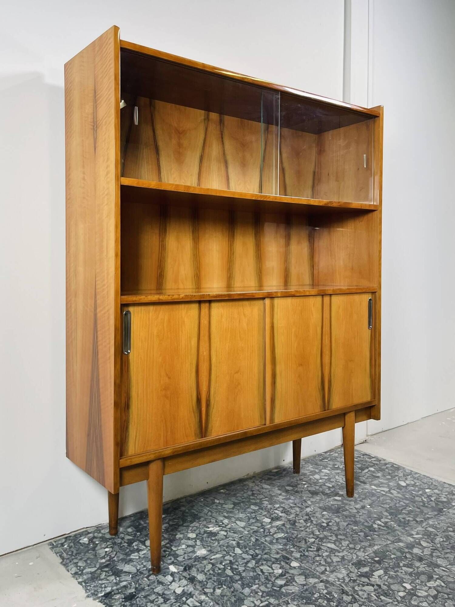 Bytomskie orion 1050b highboard en finition laque guitare