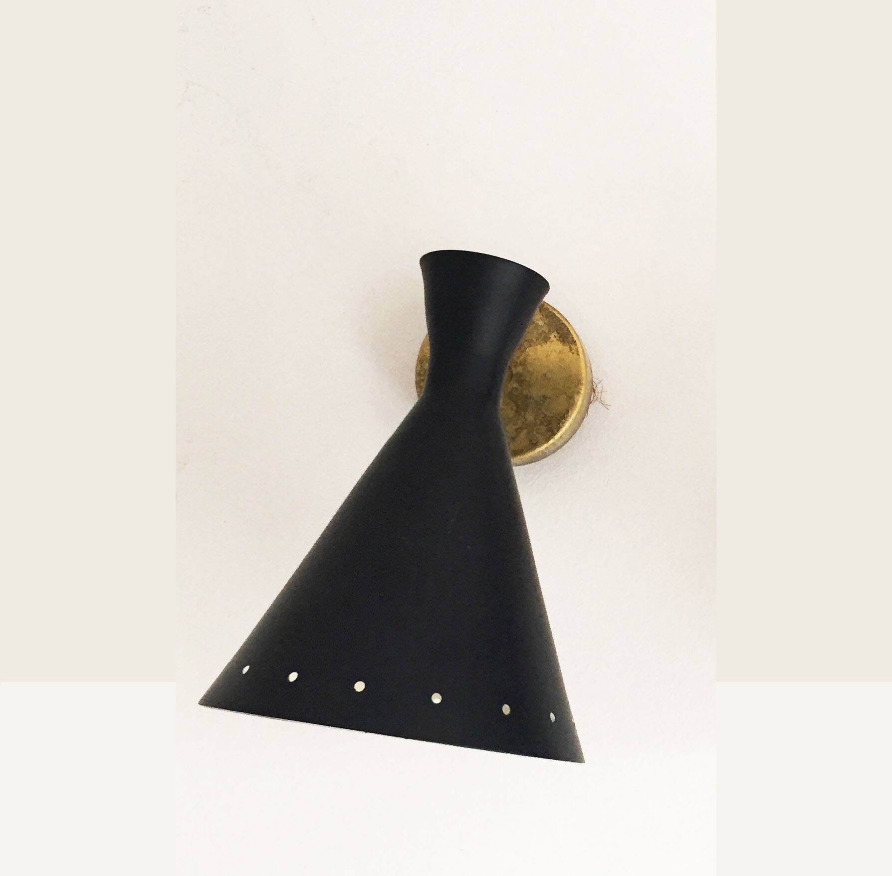 Paire d'appliques italiennes laiton et fer laqué design 1950