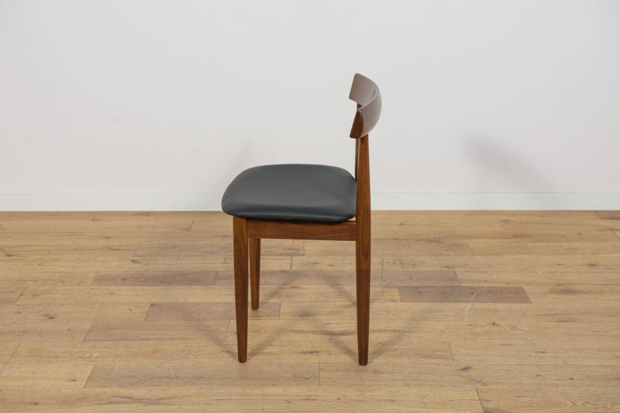 Mid-Century Teak Dining Table & Chairs by Hans Olsen for Frem Røjle.