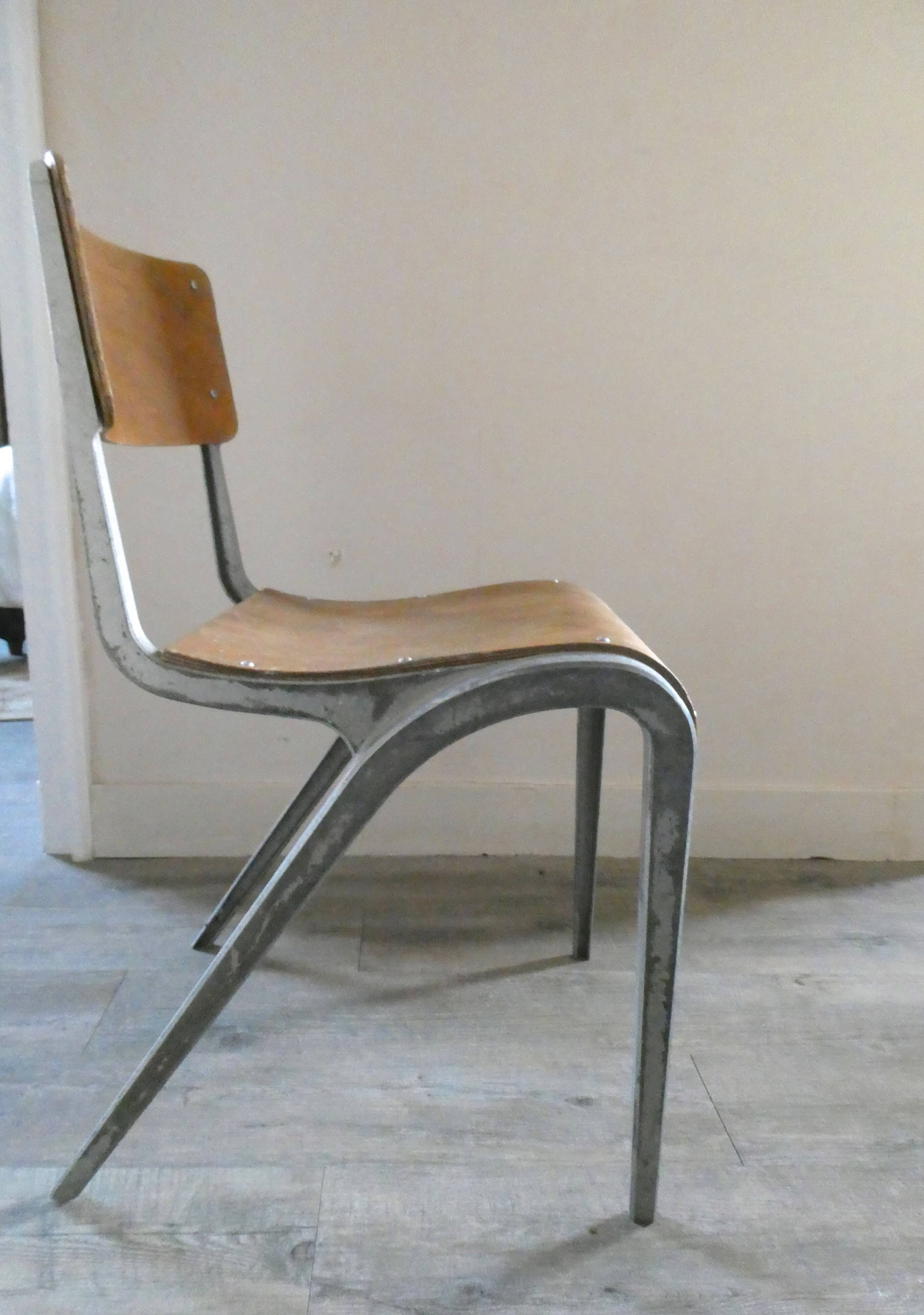 Chair in metal and wood of James Léonard 50 years