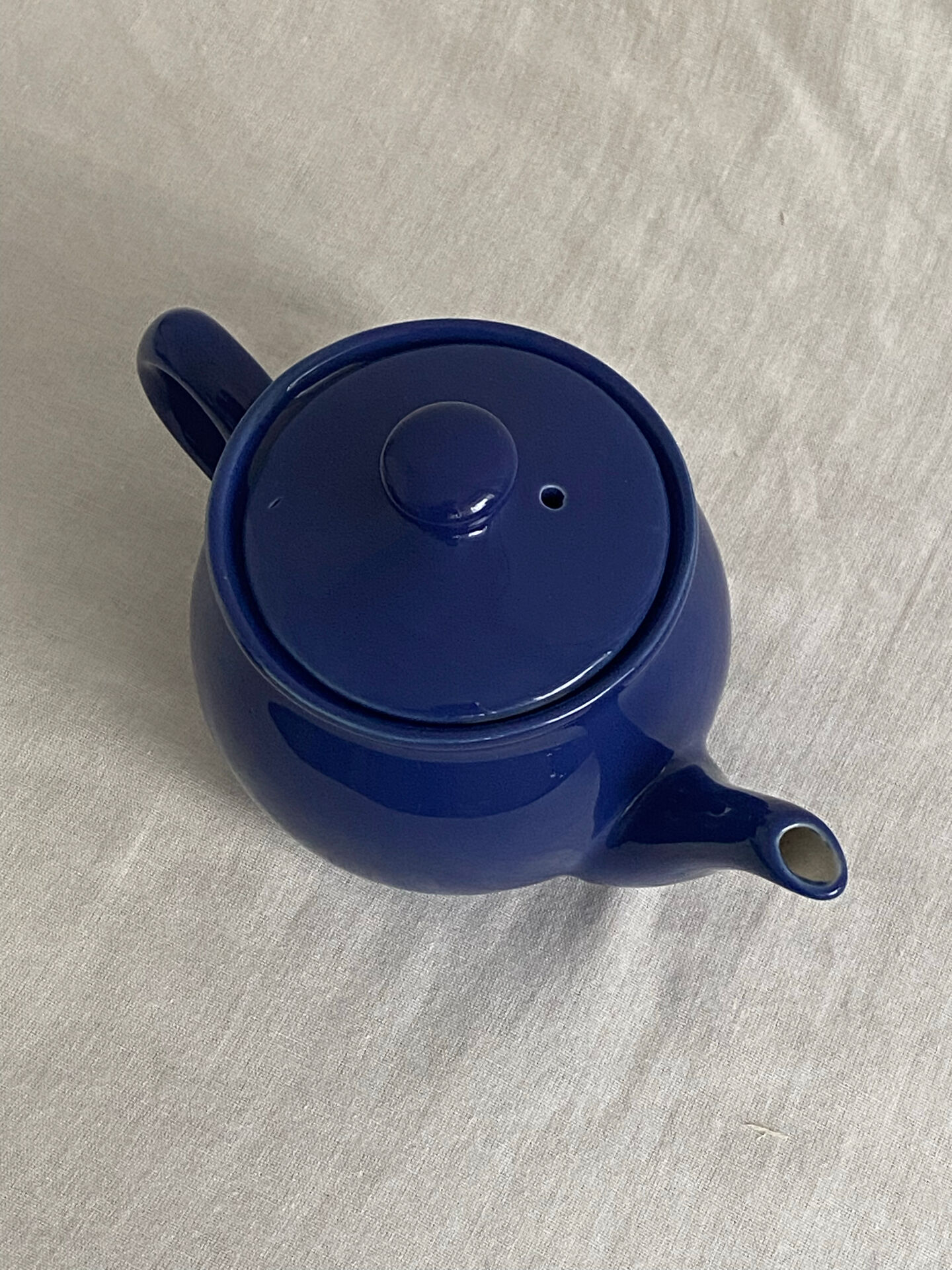 Petite théière en porcelaine bleue