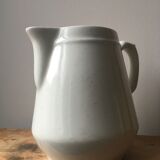 Broc pichet blanc en porcelaine à feu de Grigny