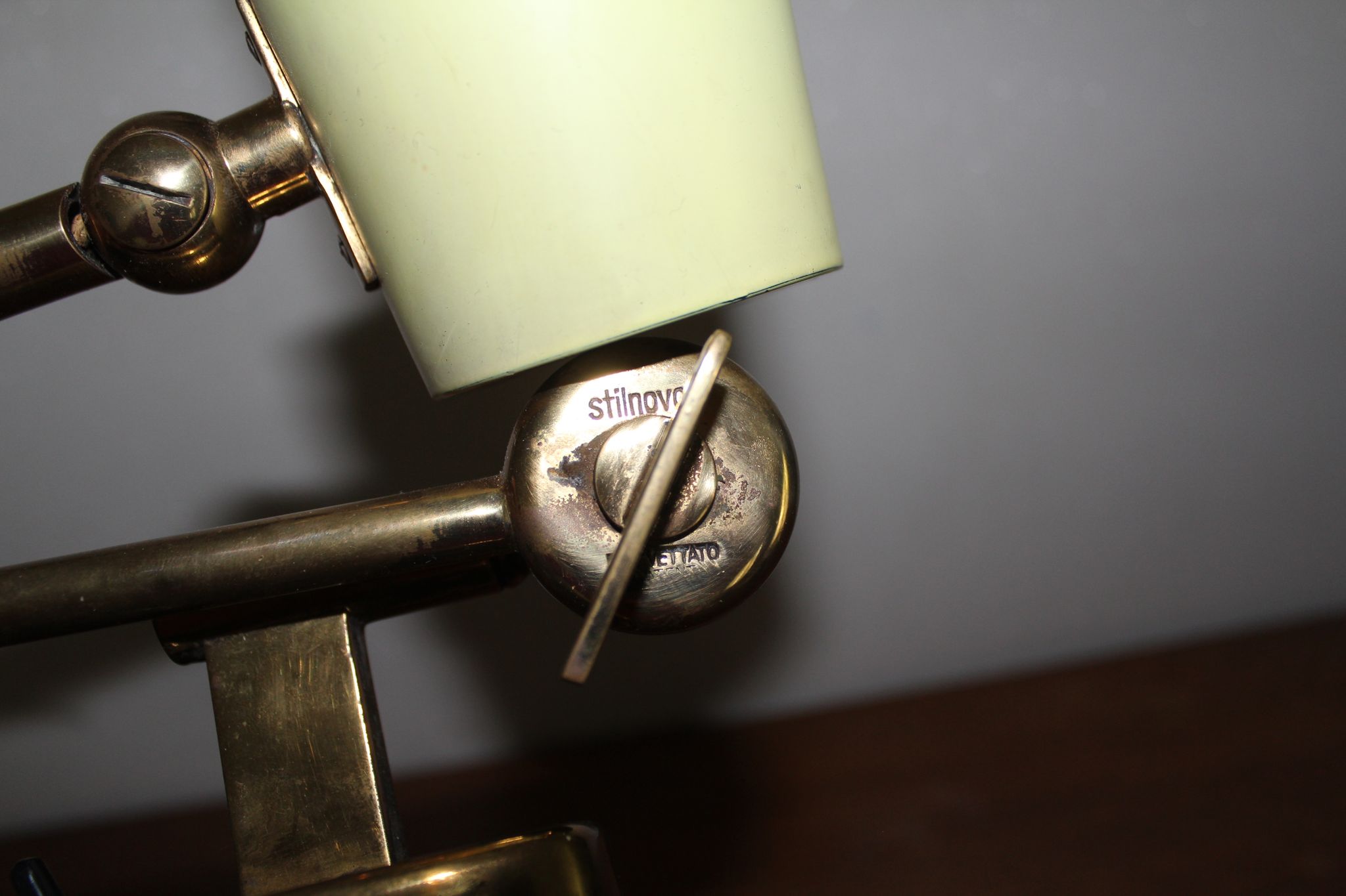 Wall lamp Stilnovo adjustable arm brass