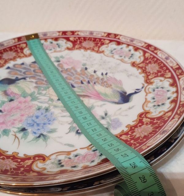 Set of 2 decorative plates Japanese peacock decoration with chrysanthemums