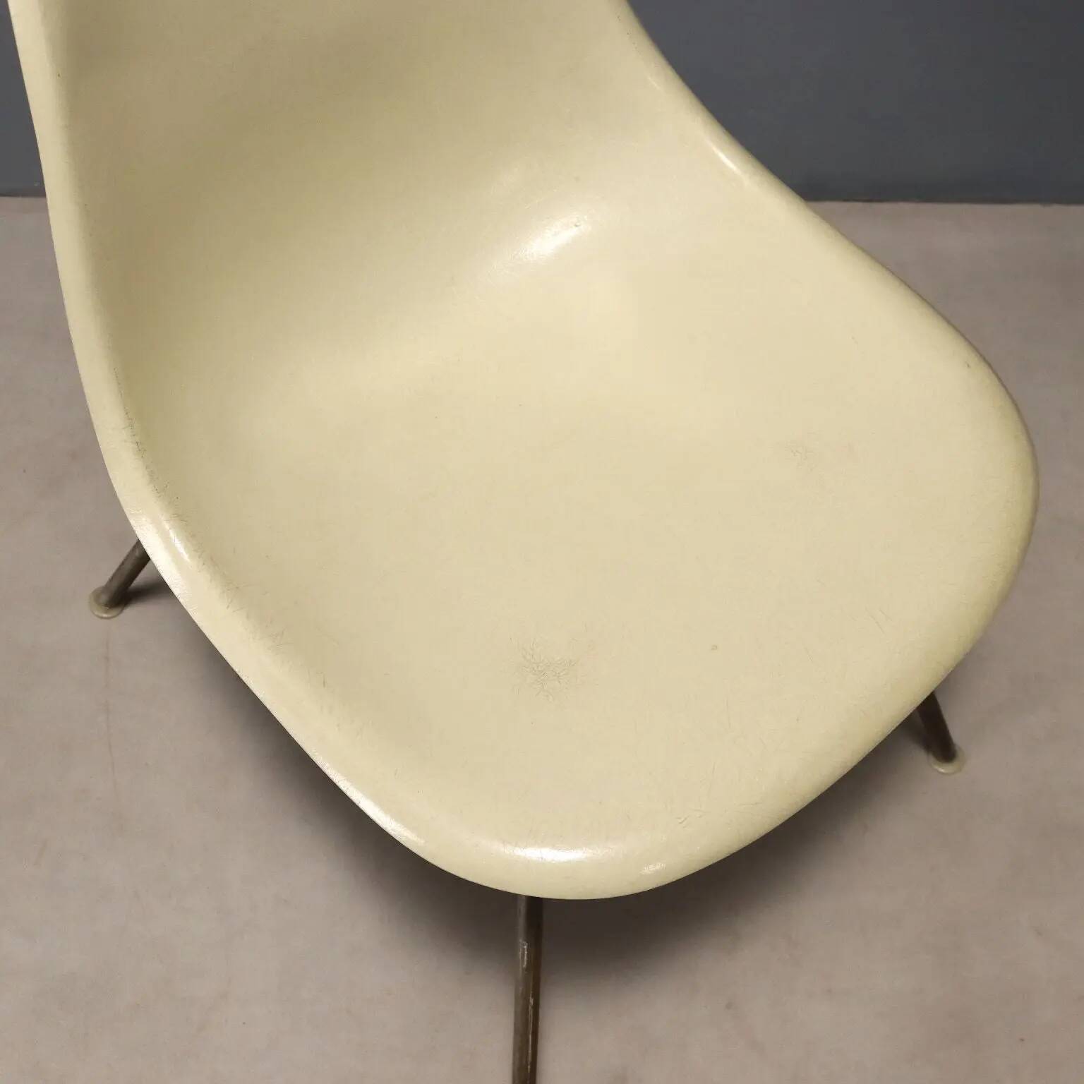 Herman Miller DSS chair vintage design by Charles & Ray Eames 1960s