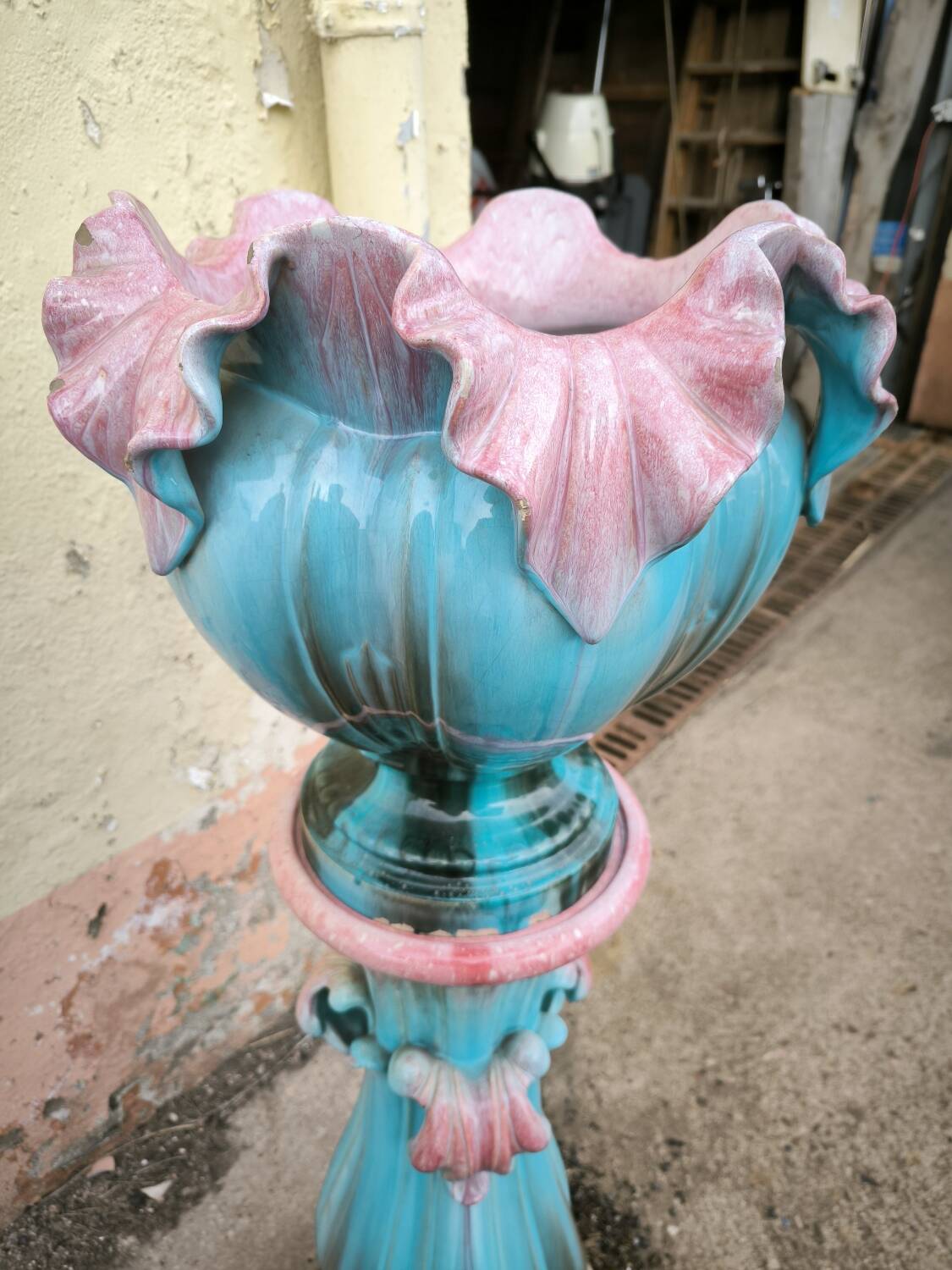 Vase and its ceramic pedestal by Delfin MASSIER circa 1890