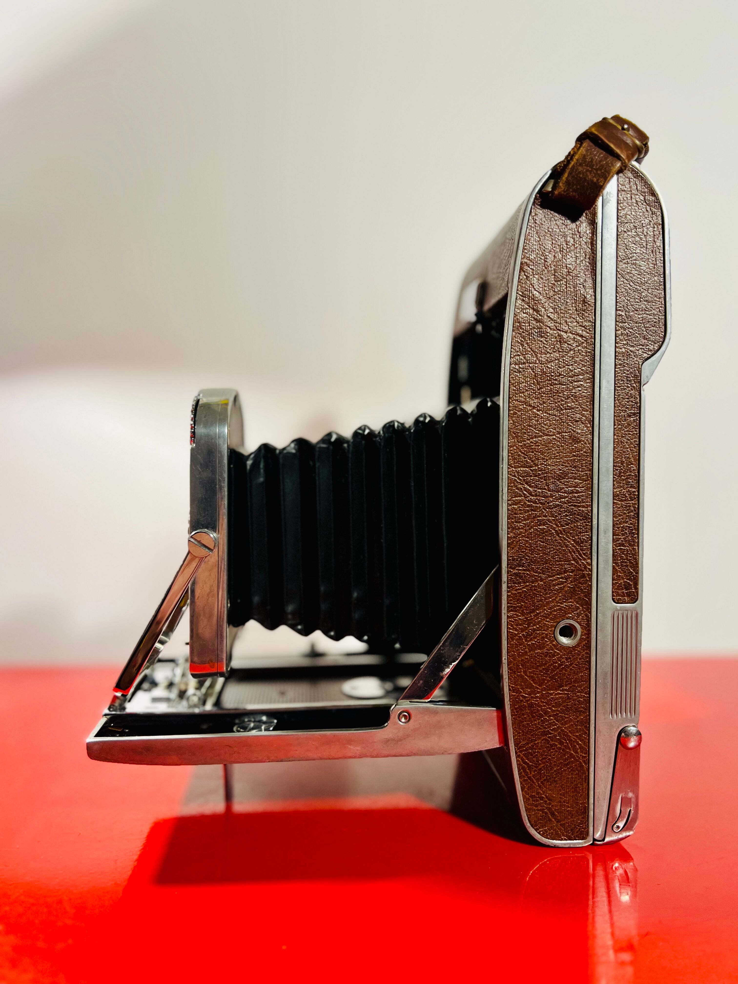 Polaroid land camera model 95