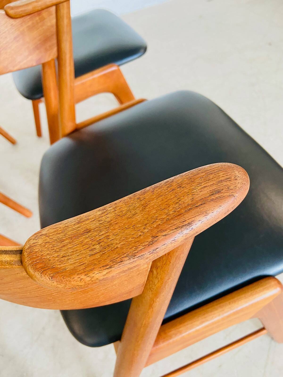 Danish vintage Kai Kristiansen model 32 chairs for Schou Andersens Møbelabrik