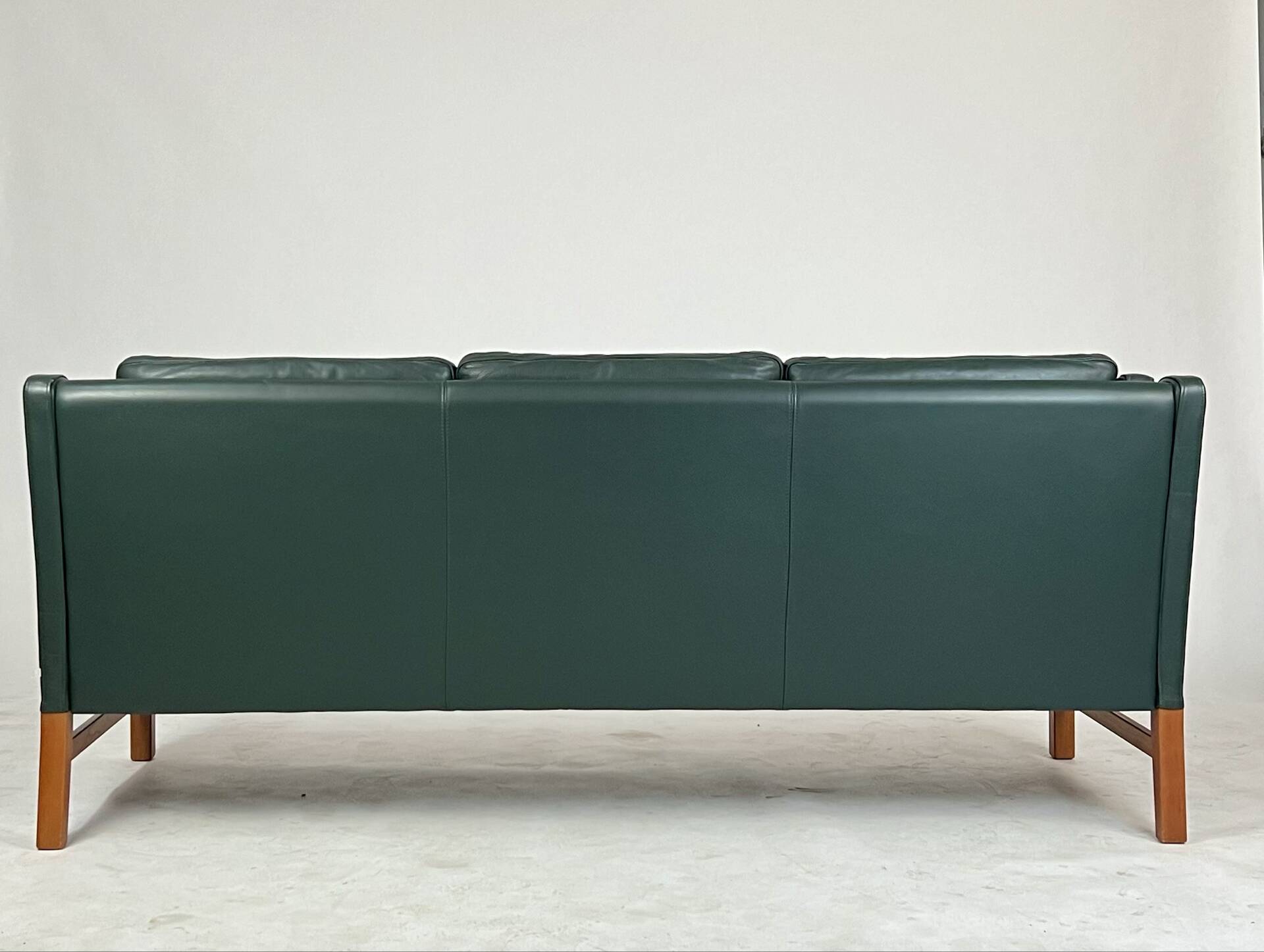 Danish leather sofa couch by Skippers furniture 70s 80s Design