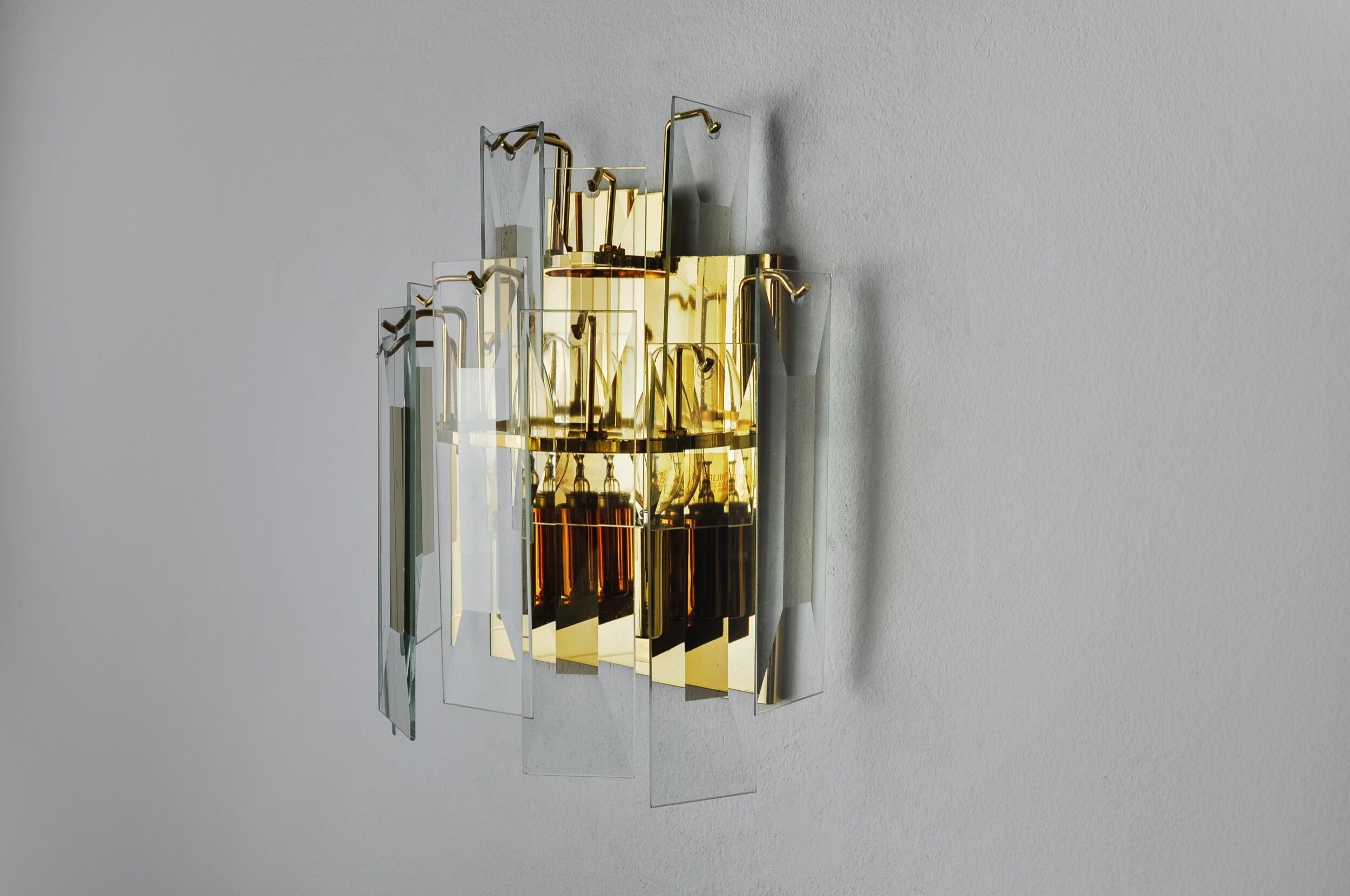 Venini wall lamp, cascading bevelled glass, Italy, 1970