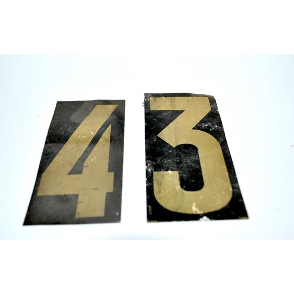 Plaques pochoirs imprimerie chiffres n°3 & 4 en métal doré et noir  industriel 11 x 5.5 cm | Selency