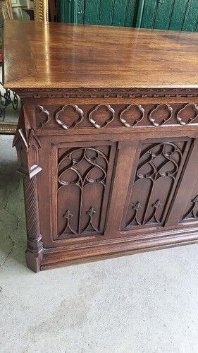 Ancien bureau 9 tiroirs en noyer de style gothique ref je