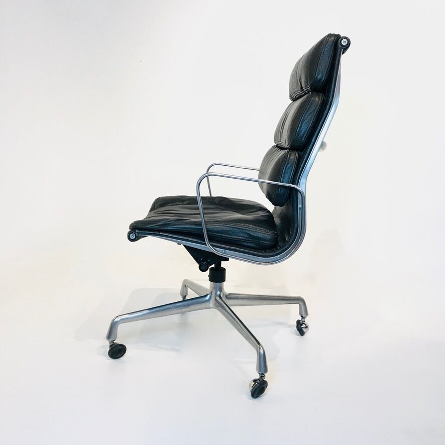 "EA 219" office chair designed by Charles and Ray Eames for Herman Miller, USA of the 1970's.