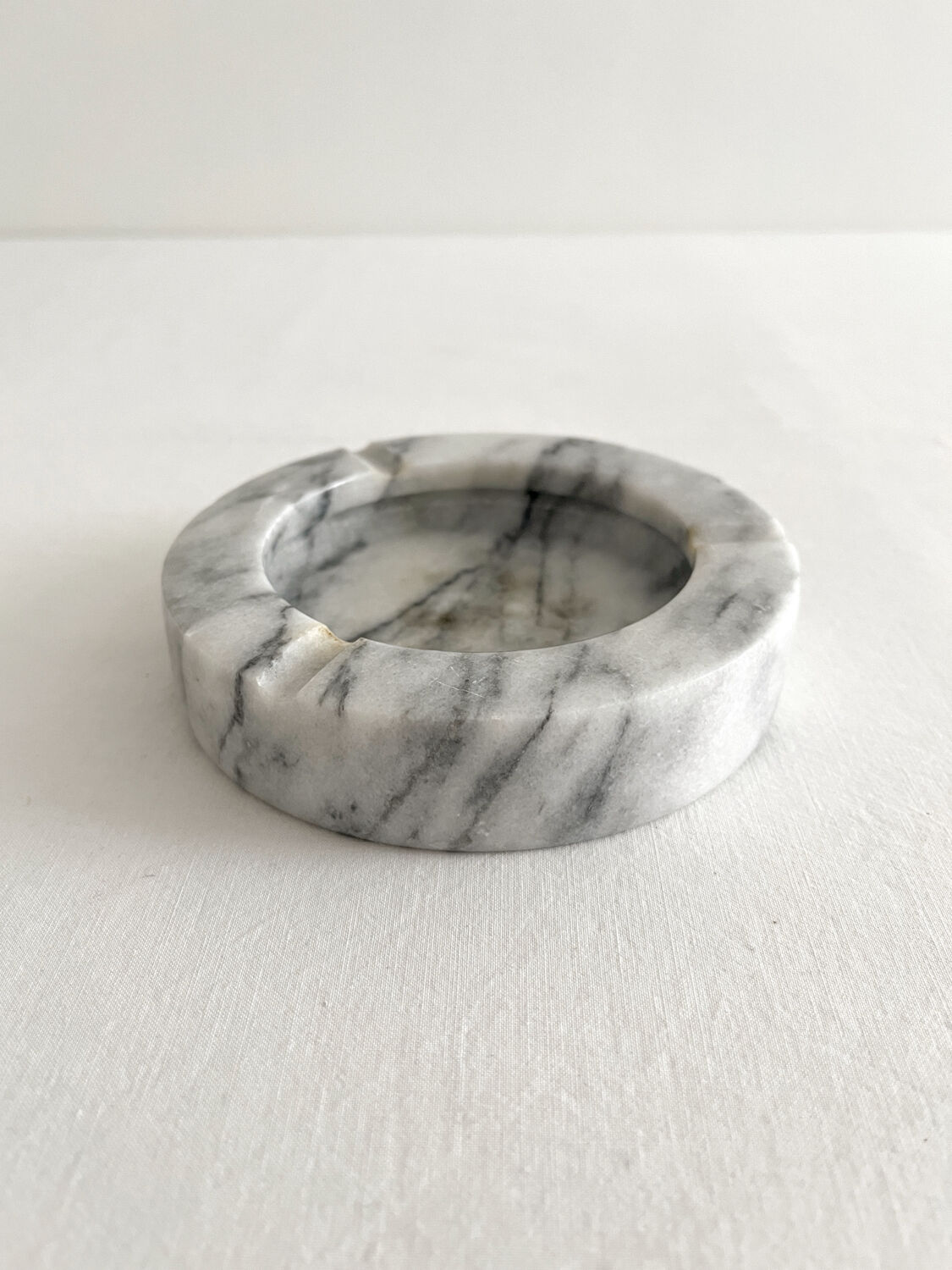 Cendrier rond en marbre gris vintage