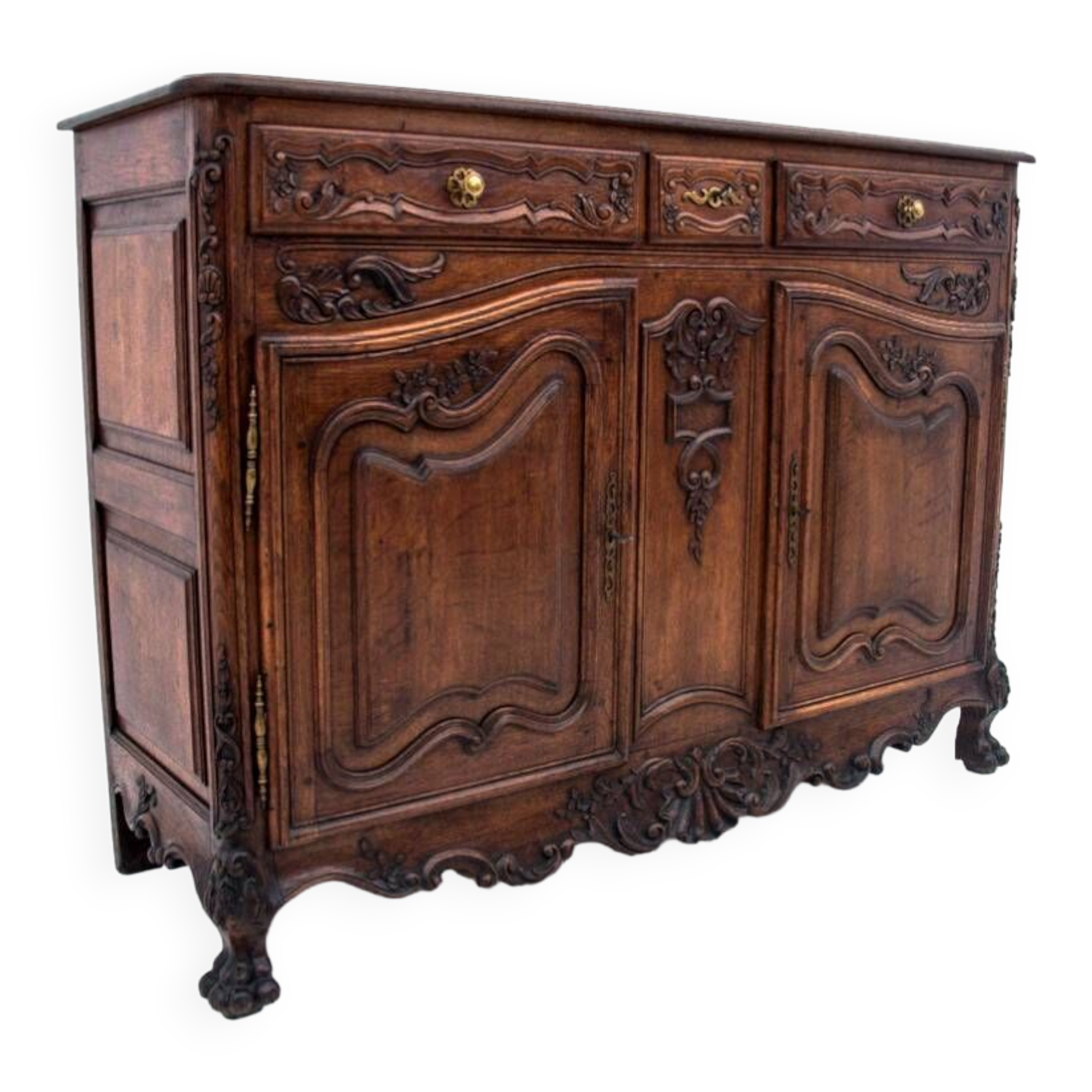 Commode ancienne sur pattes de lion, Europe occidentale, vers 1880. Après rénovation.