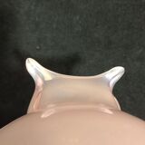 Pearl pink art glass vase with trilobe drawn edge