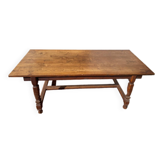 Colonial farm table style dining table