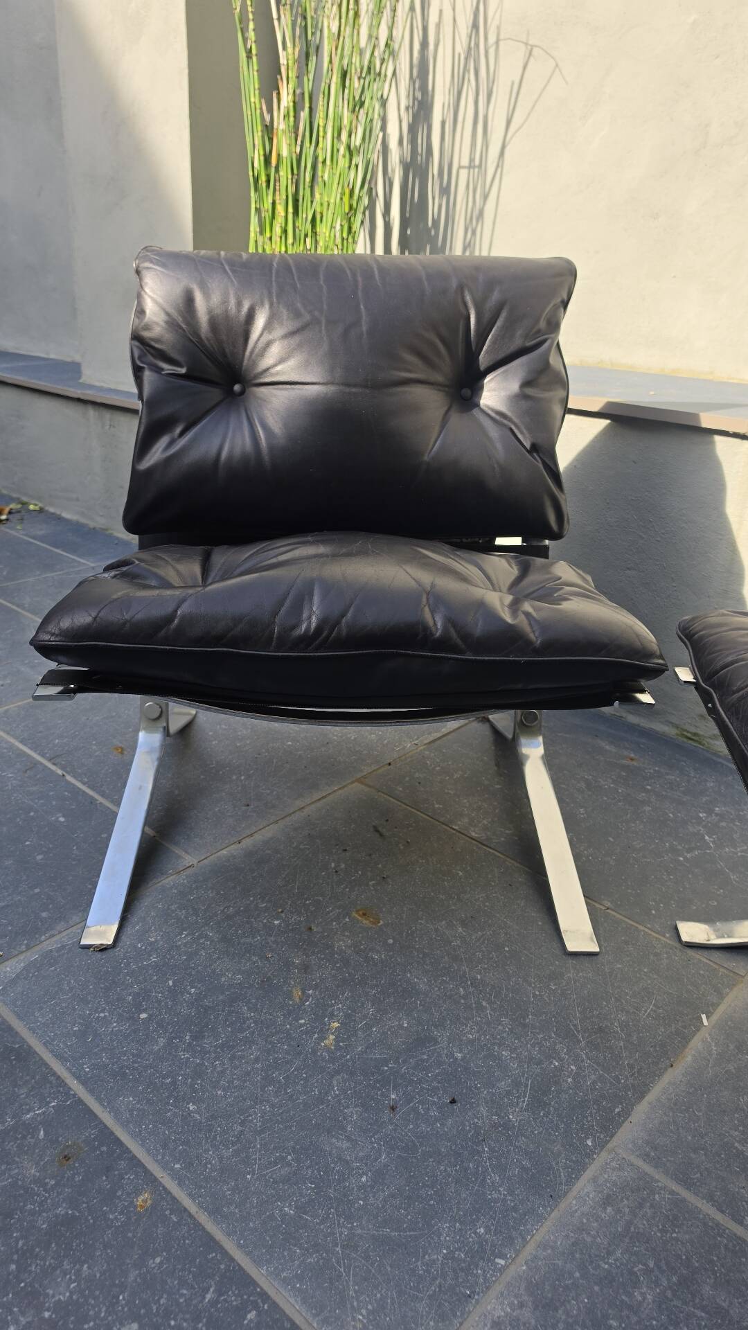 Pair of leather armchairs "Joker" by Olivier Mourgue for Aireborne 1964