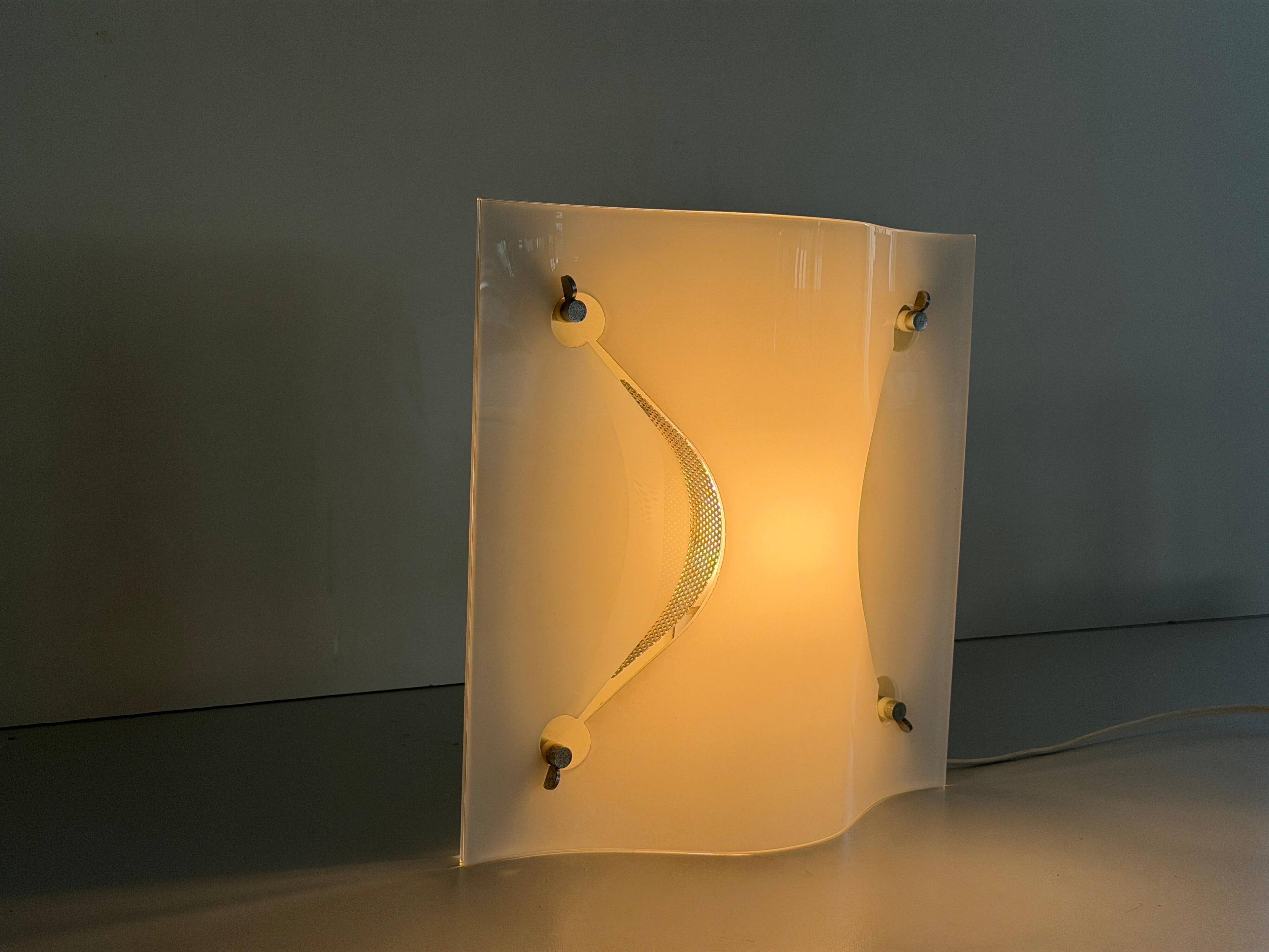 Simple wall light in opal glass with a square design, 1970s, Italy.