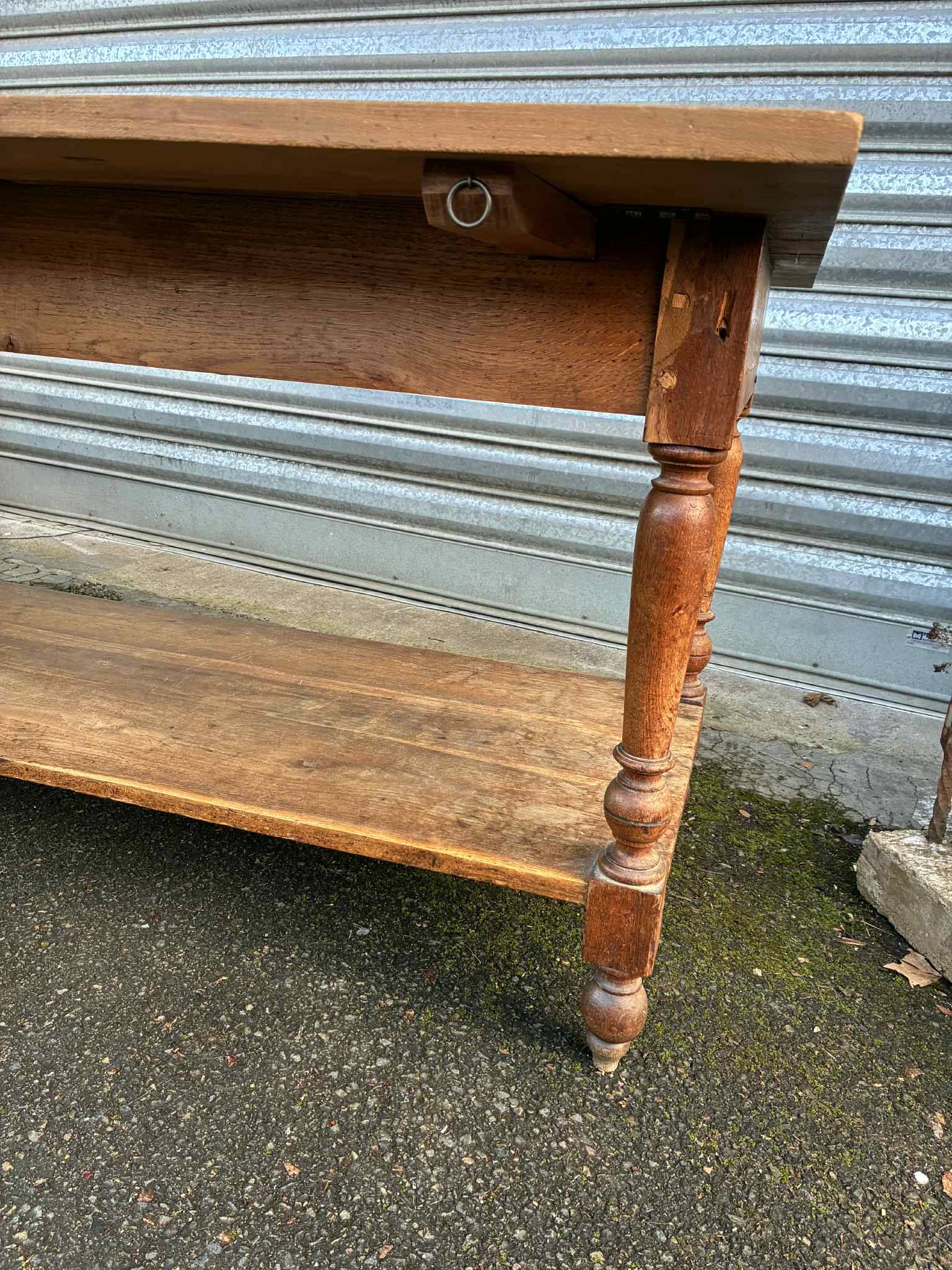 Tailor's table / cloth merchant's table