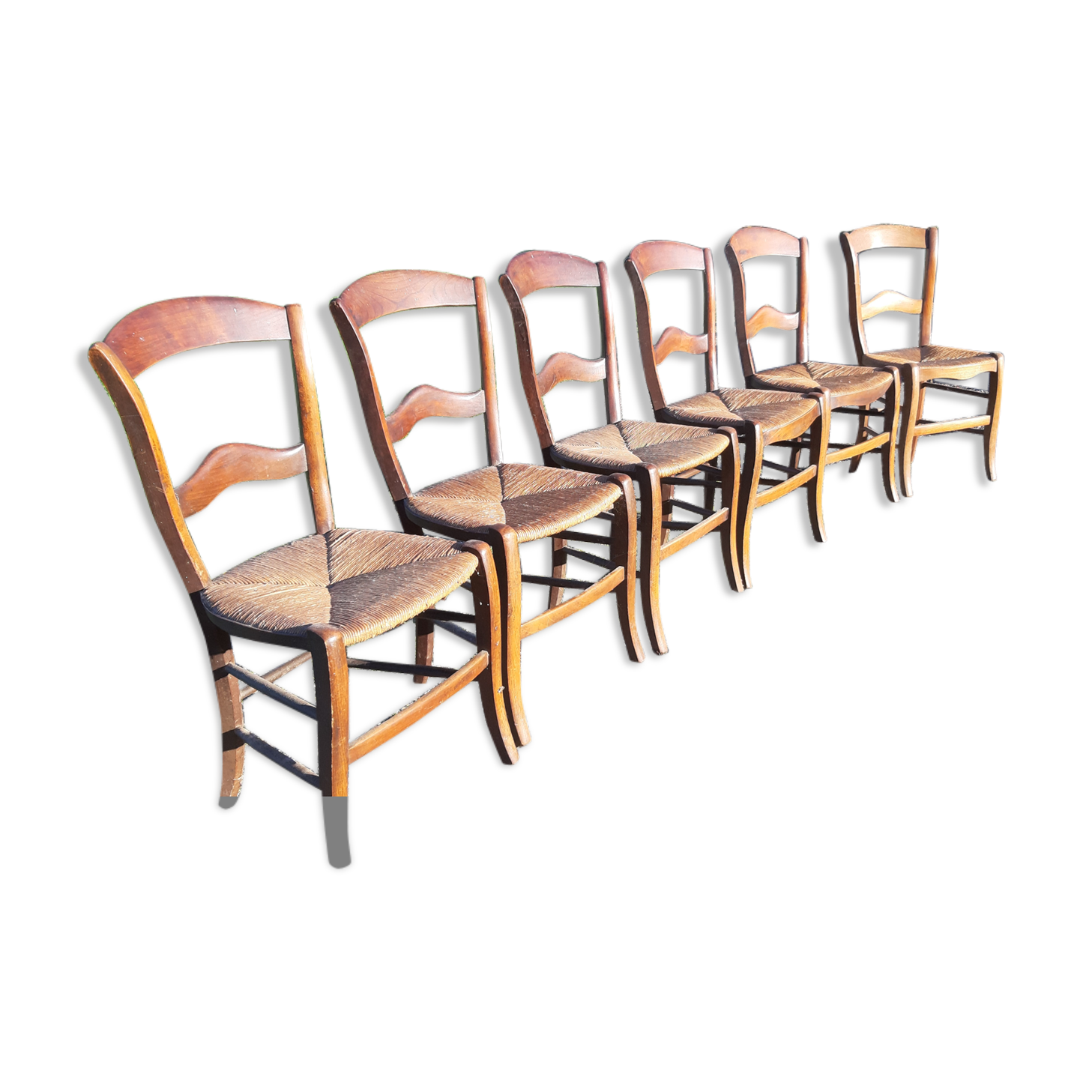 6 old mulched chairs in fruitier