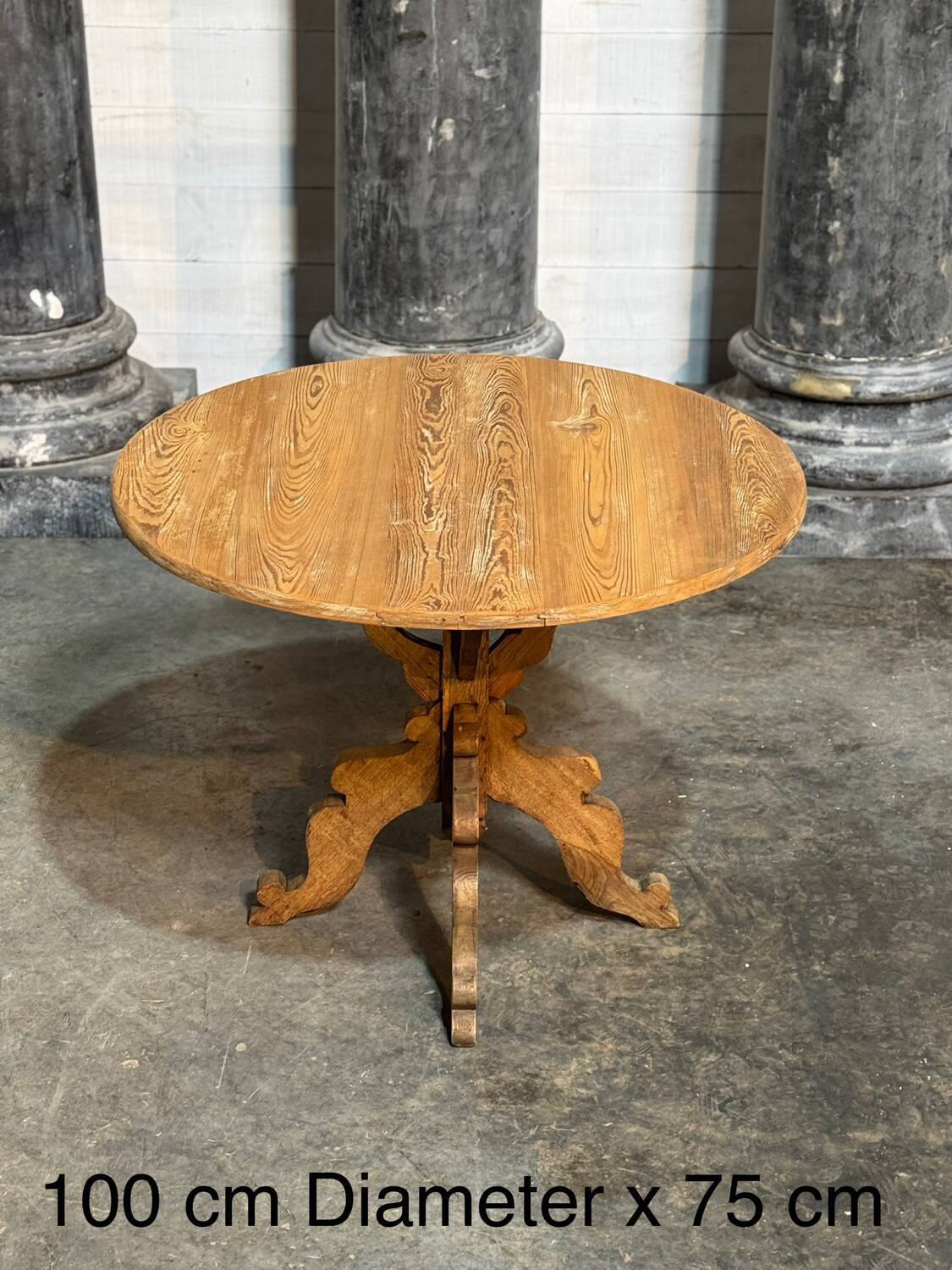 Round table in pitch pine and oak