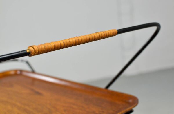 Chariot de théâtre minimaliste Paul Nagel en teck et acier. Allemagne, années 1950.