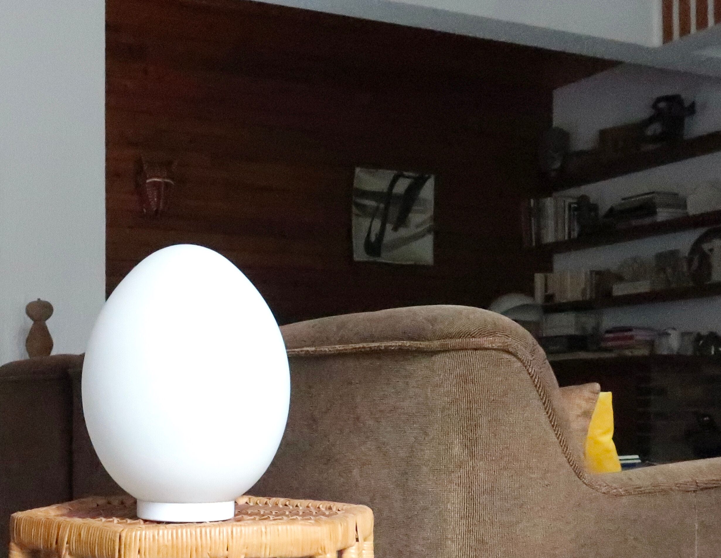 White opaline egg lamp, 70s