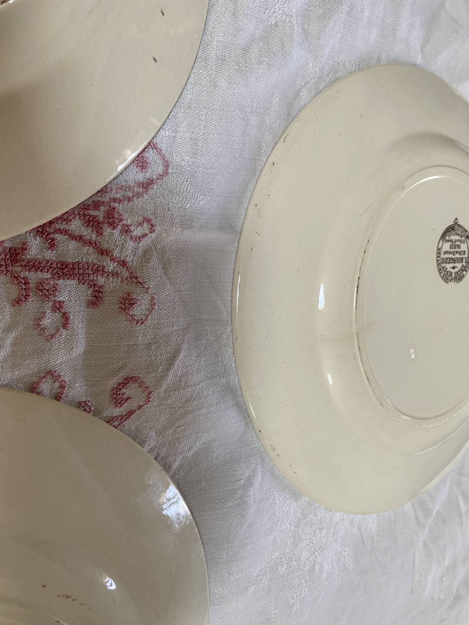 Set of 3 flat plates in polychrome ironstone E. Bourgeois
