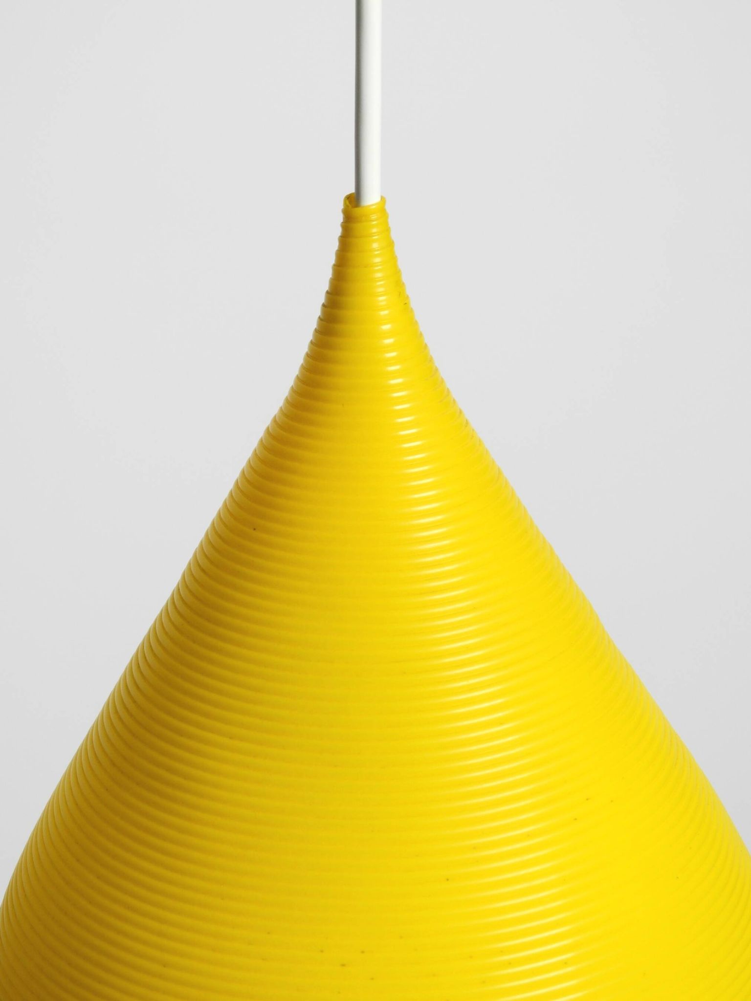 Suspension Heifetz Rotaflex des années 1960 en forme de goutte.