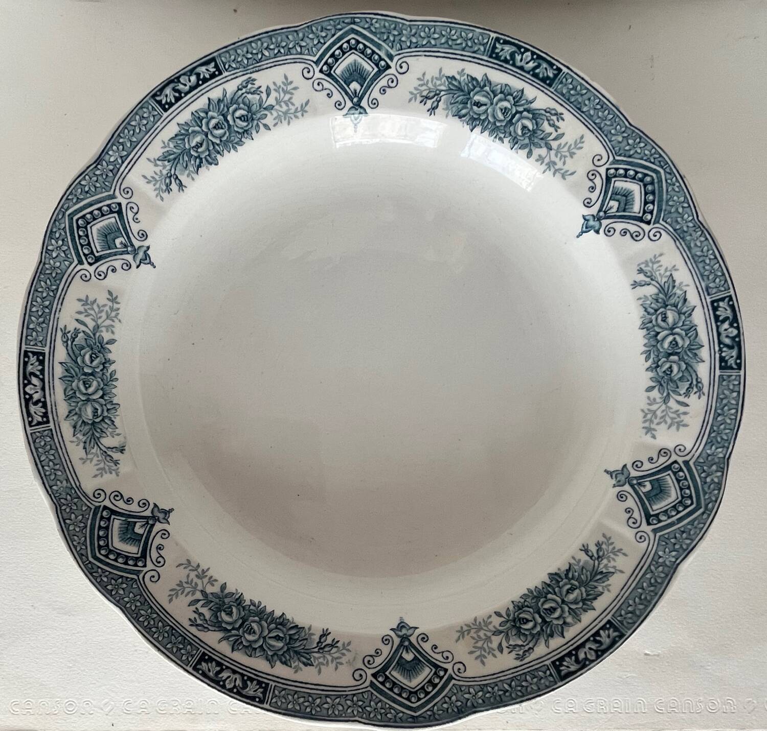 Ironware dish from Onnaing