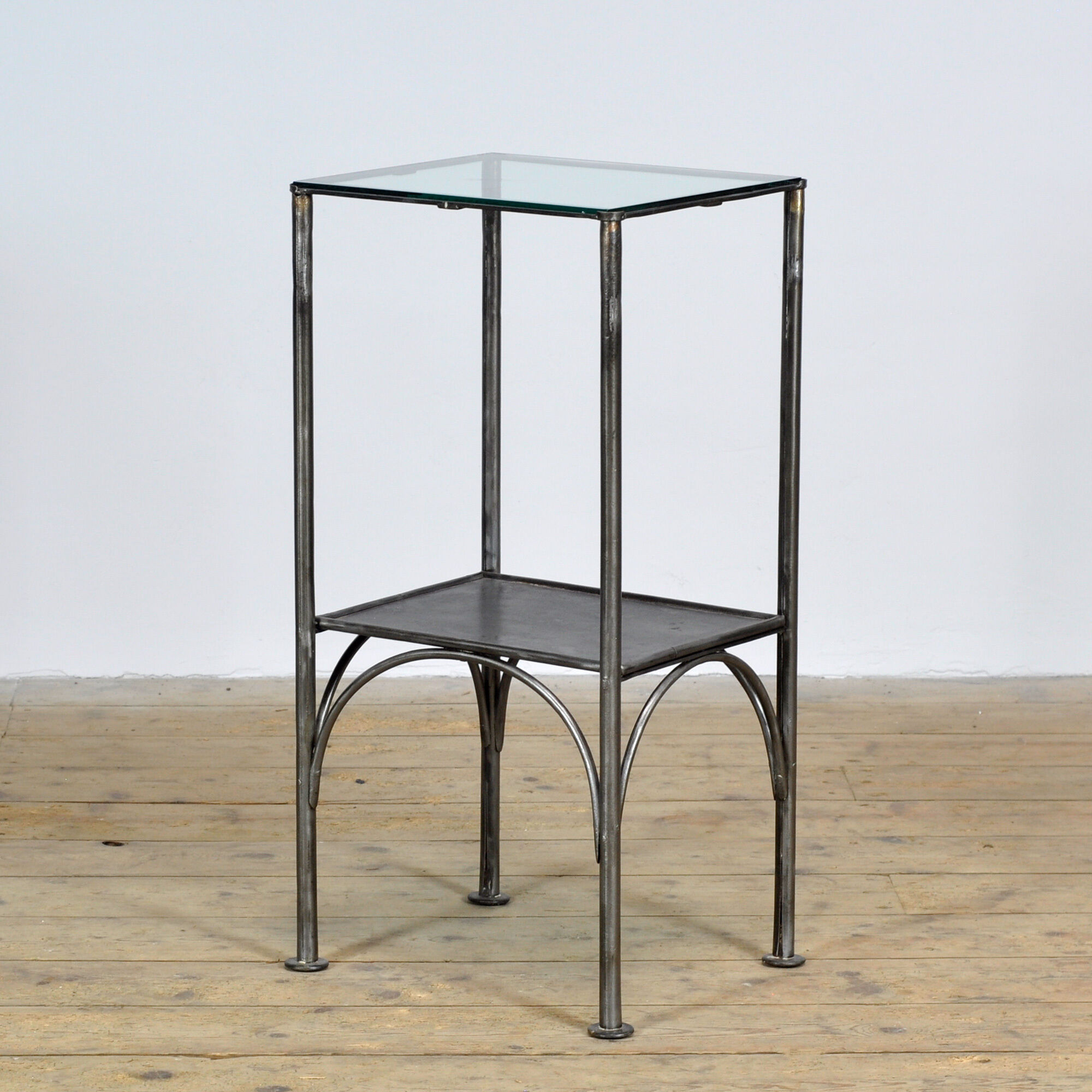 Table de chevet en fer, années 1910