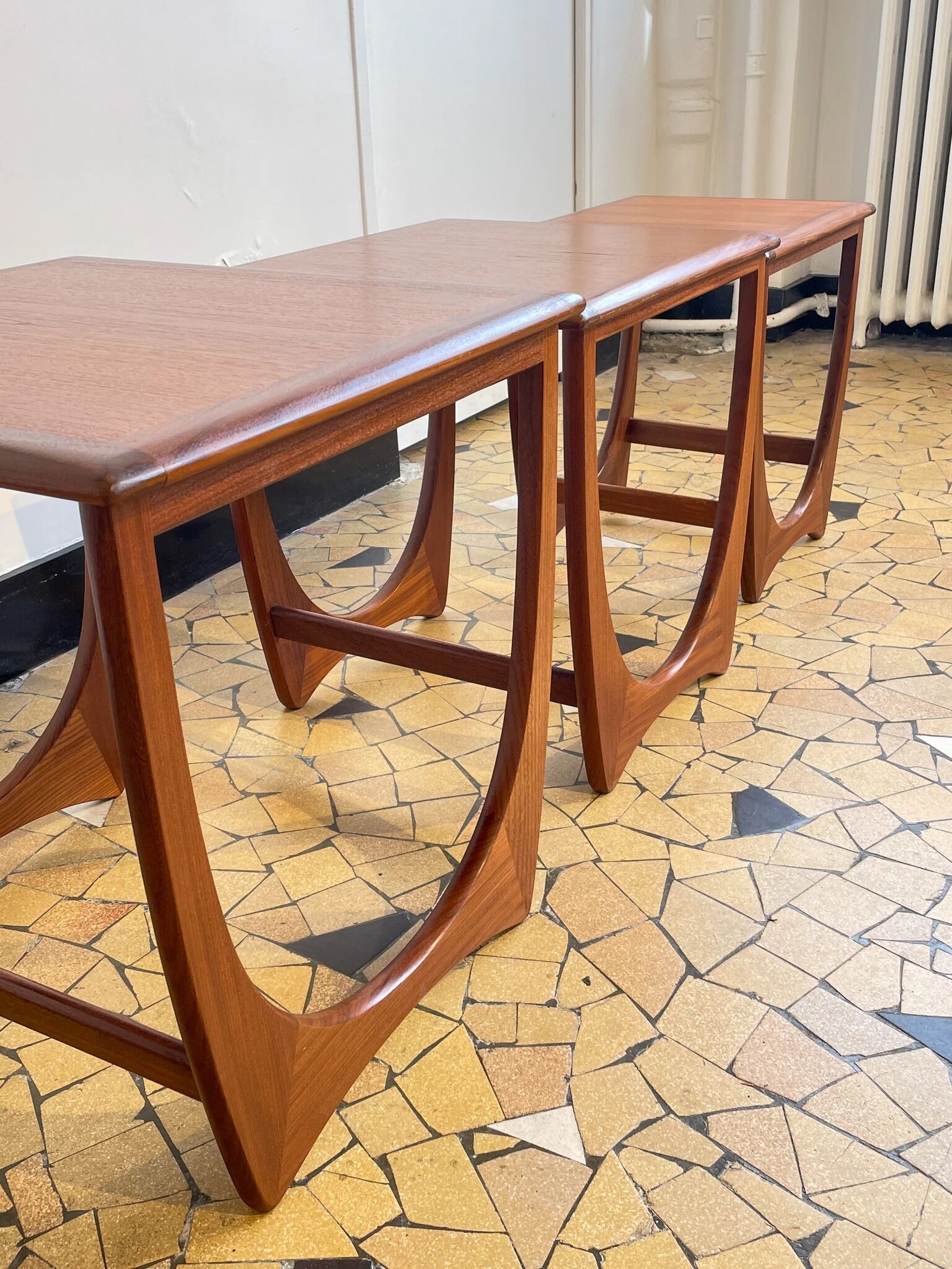 Teak trundle coffee table