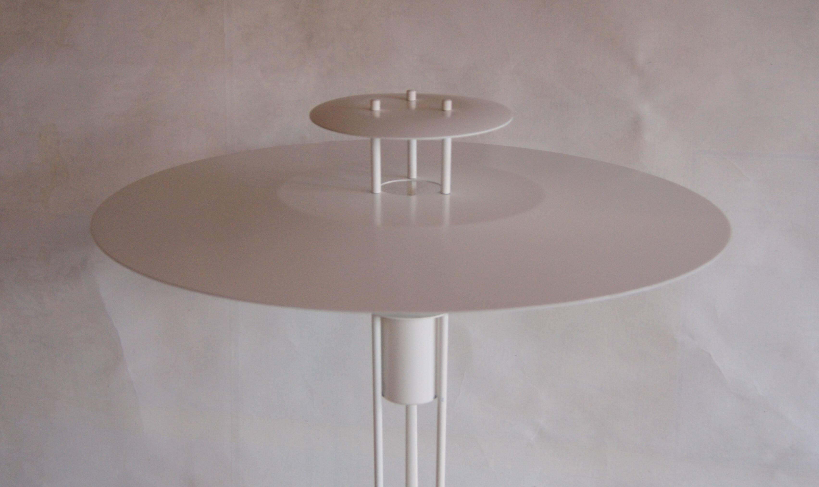 Vintage white floor lamp from 3-line series by Benny Frandsen - award wining minimalist design from
